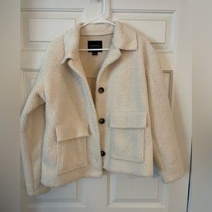 Women’s Sherpa Jacket - Cream. Size Small.